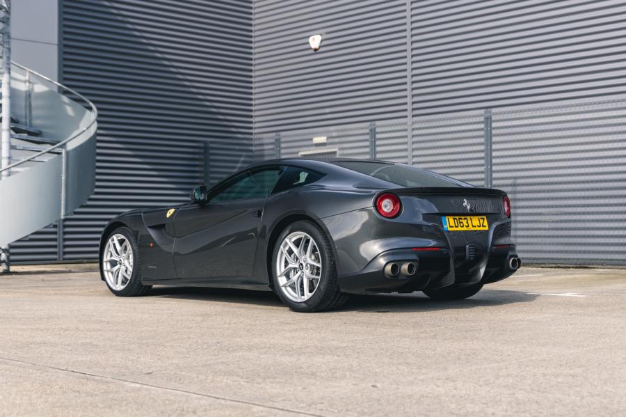  Ferrari F12berlinetta 2014 года  (UK) (фото 214 из 276)